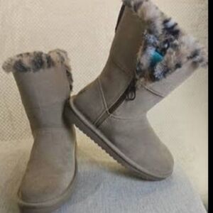 Cozy Tan Fur-Lined Boots